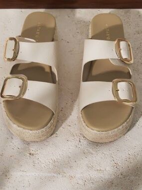 NWT Altar’d State Andi Buckle Sandals Size 8